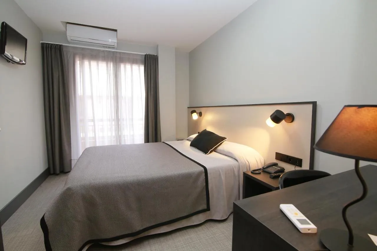 **  Hotel Esplugues Ισπανία